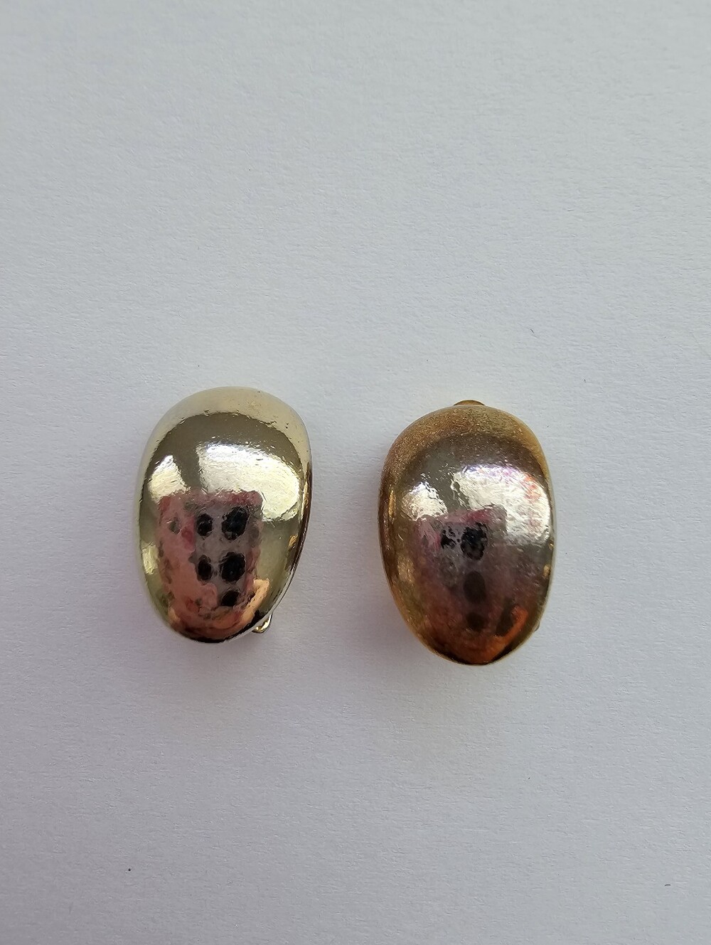 Vintage gold tone metal organic shape clip on earrings